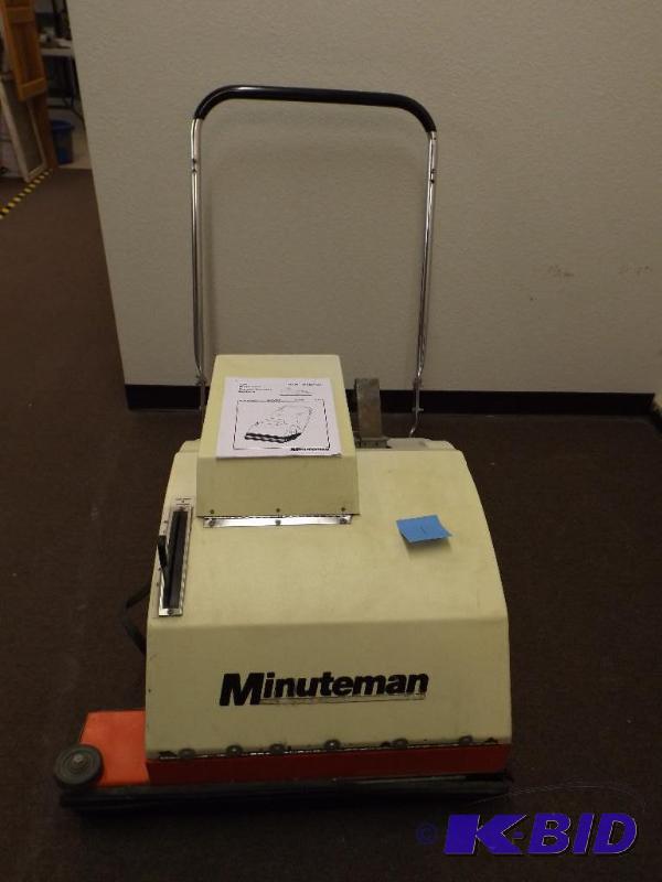 Wide Area Carpet Vacuum Minuteman M...
