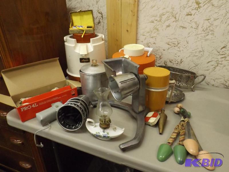 A collection of vintage items....