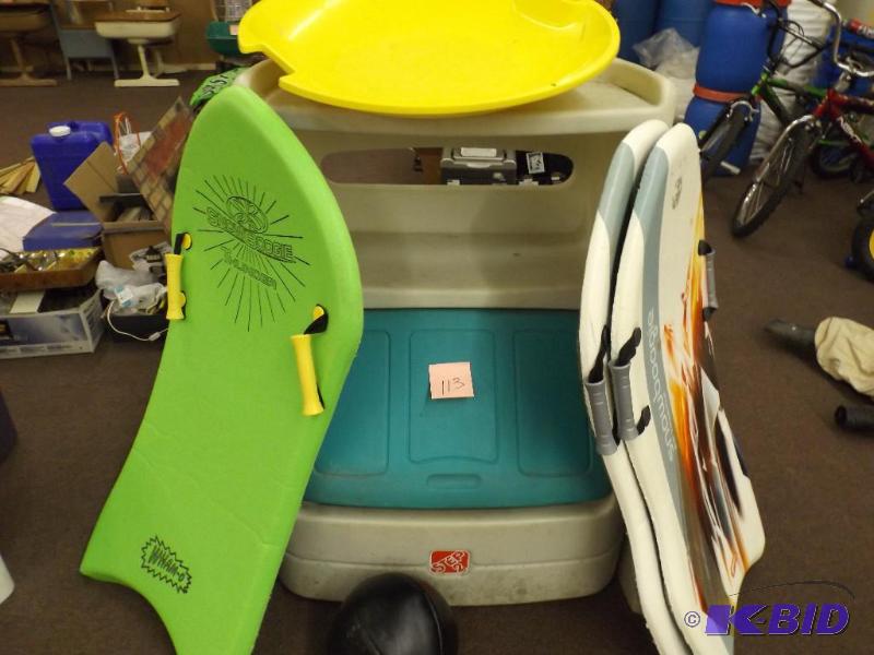 This lot includes 4 sleds and a STE...