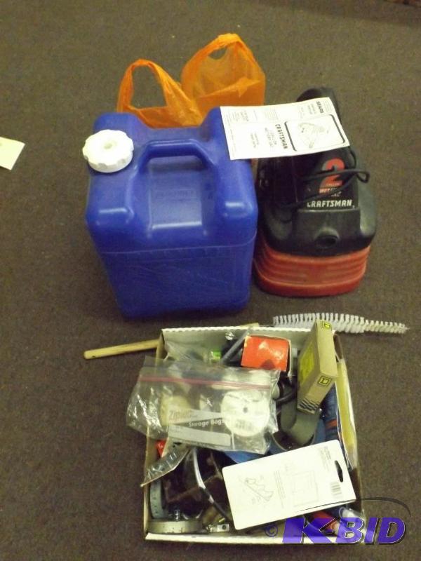 This lot includes a good working sh...