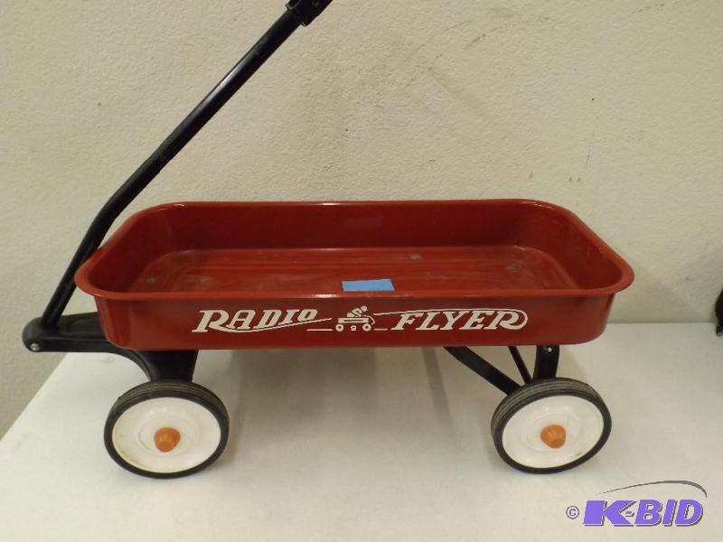 Radio Flyer wagon, like new...