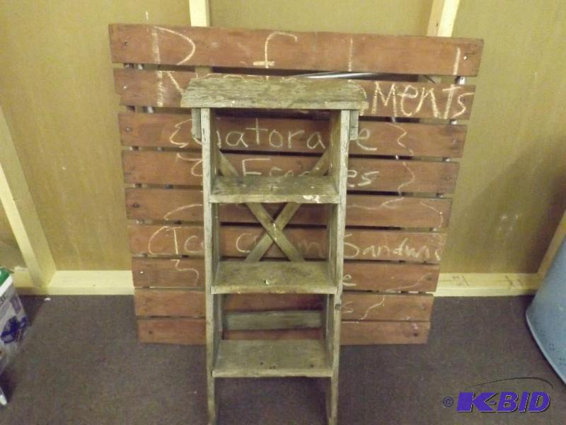 Folding table with ladder, see pict...