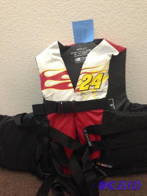 Jeff Gordon life jacket in great li...