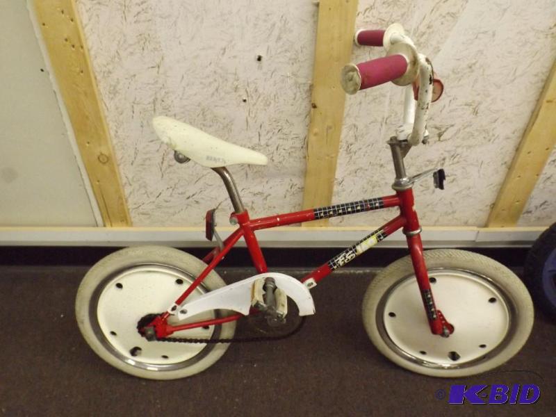 Kids BMX style bike, works great....