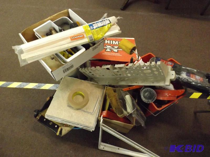 This lot includes a misc mish mash ...