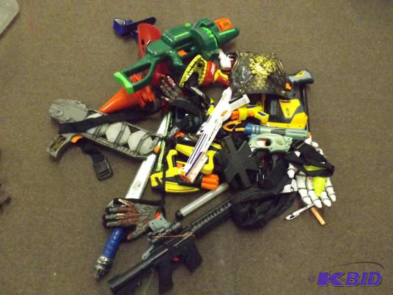 This lot includes an assortment of ...