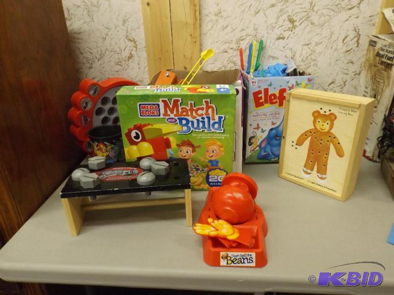 This lot includes an assortment of ...