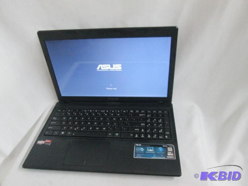 lot 2 image: ASUS 15.6 4GB Windows 8 Laptop