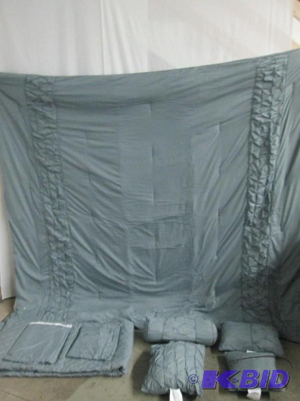lot 47 image: Renaissance Blue King Comforter Set