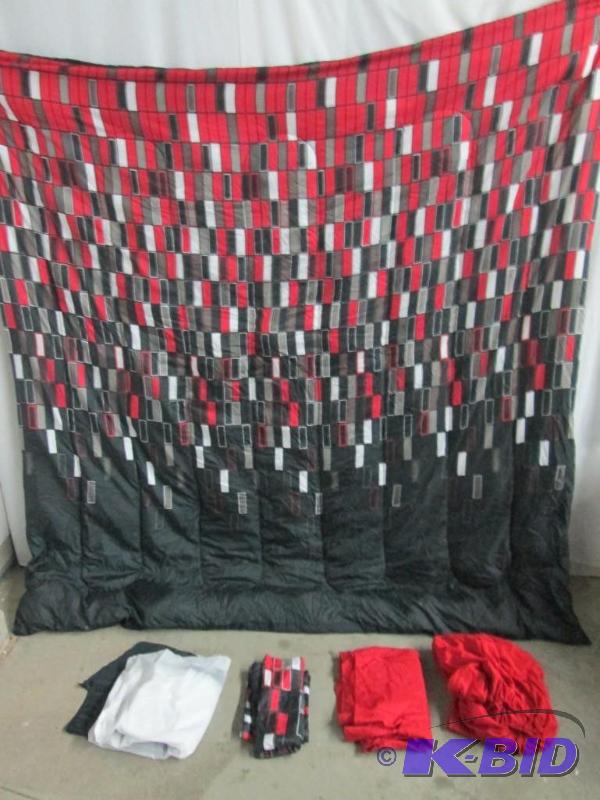 lot 48 image: MyHome Rex Queen Comforter Set