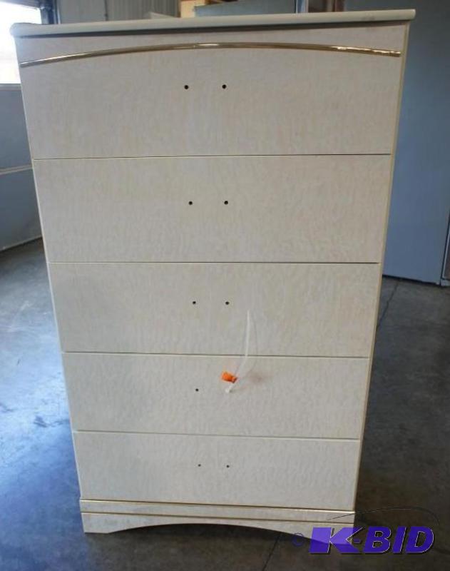 5 Drawer Dresser. 17&quotx 31&quot...