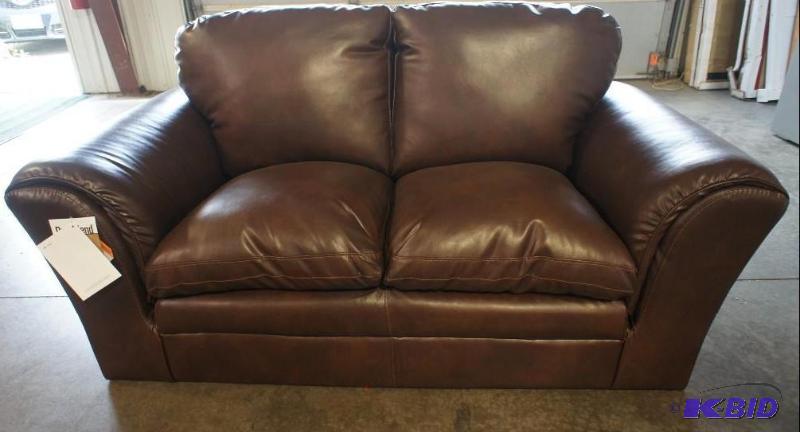 New Bench Craft Loveseat. Durablend...