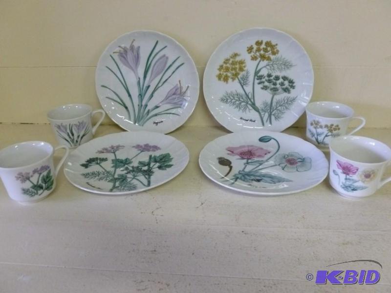 lot 104 image: Beautiful Shafford&nbspeight piece...