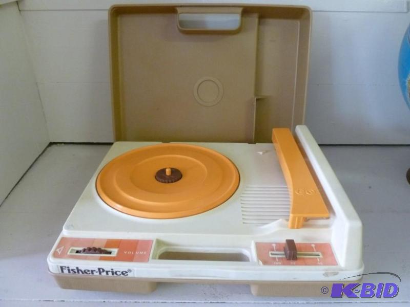 lot 131 image: Fisher Price tabletop record player...