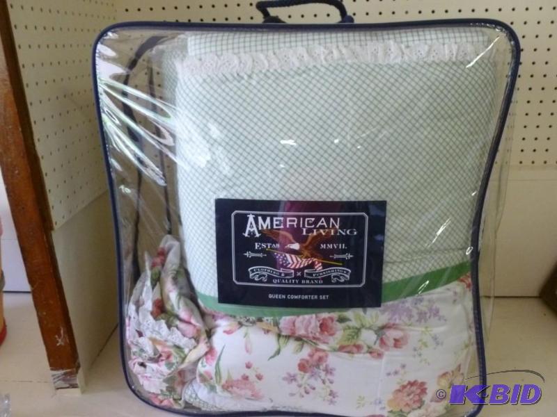lot 135 image: American Living Queen Comforter Set...