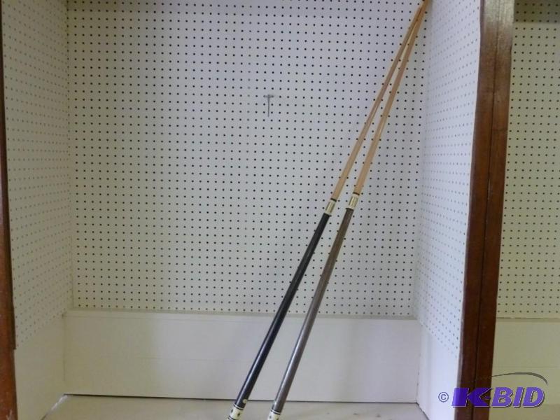 lot 142 image: Lot of two 17 oz. wooden two piece ...