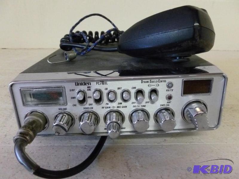 lot 186 image: Uniden CB radio model pc 78 xl....