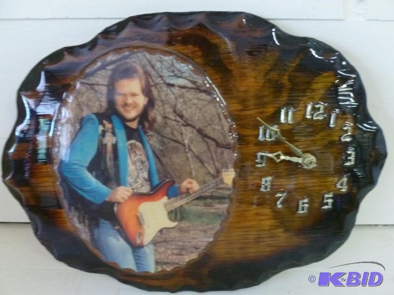 lot 220 image: Collectible Travis Tritt polished w...