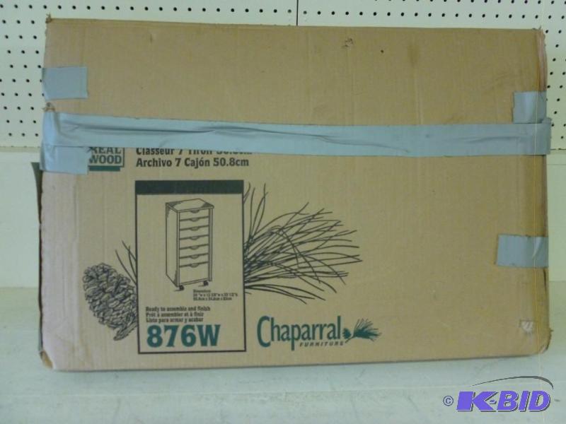 lot 32 image: Chaparral Furniture 7 - drawer soli...