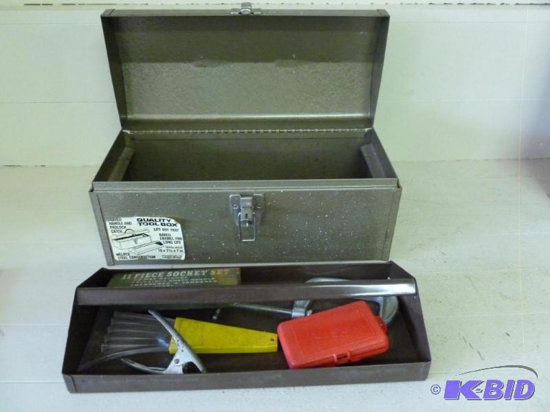 lot 37 image: Heavy duty welded steel tool box, c...
