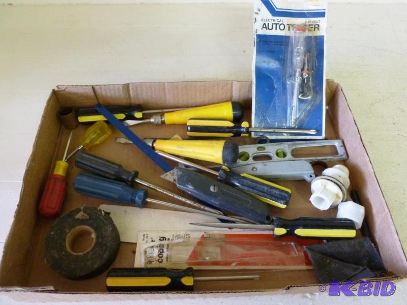 lot 38 image: Large lot of tools that includes sc...