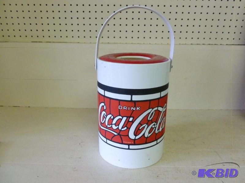 lot 40 image: Drink Coca-Cola picnic cooler, meas...