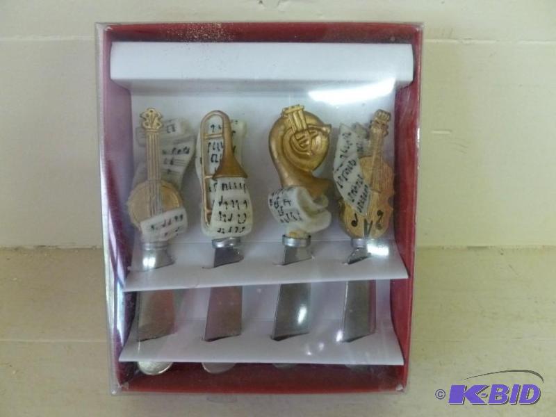 lot 73 image: Cardinal Inc. Spreadables Stainless...