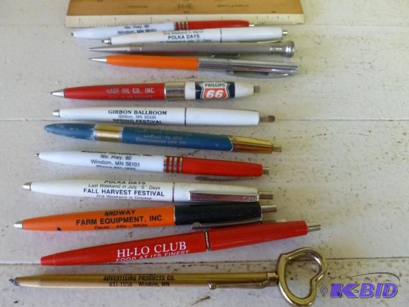 lot 94 image: Large lot of collectible advertisem...
