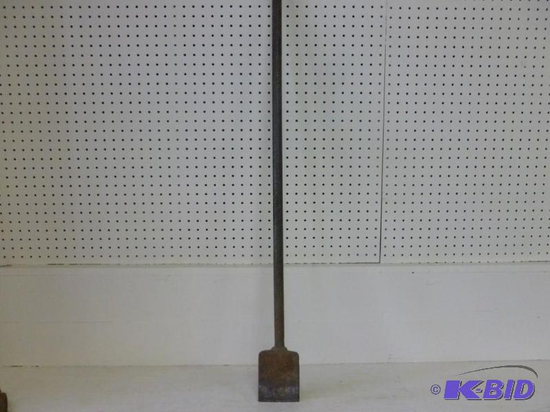 lot 97 image: Heavy duty ice chisel&nbspthat mea...