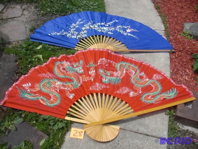 2 Beautiful Asian Fans.. &nbsp5 ft...