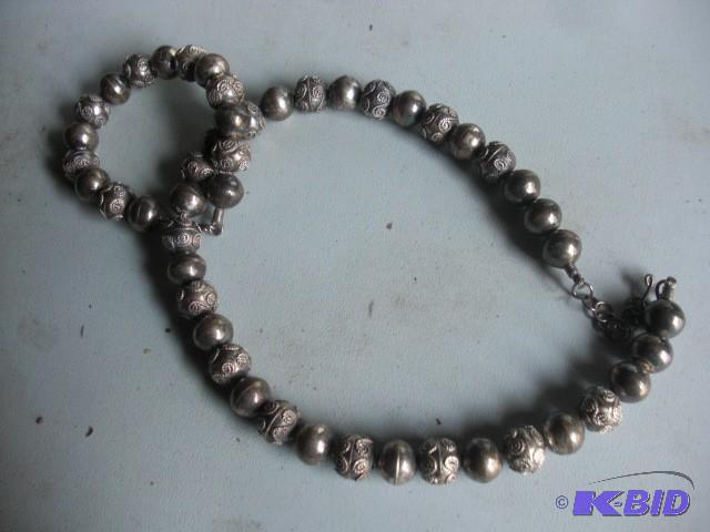 Very nice Necklace and bracelet.. L...