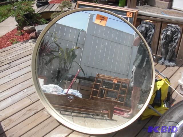 Large Mirror.. 41 12 in diameter.....