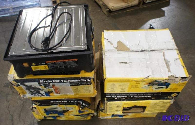 lot 2 image: Mastercut 7" portable tile saw...