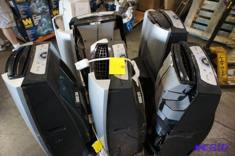 lot 42 image: Lot of (5) Delonghi Stand Up Air Co...