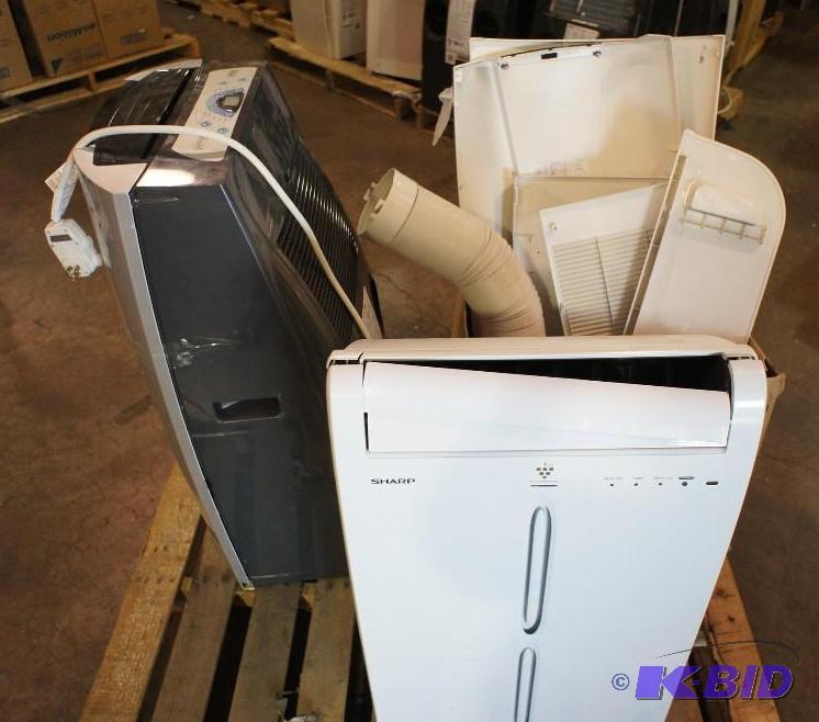 lot 43 image: Lot of (2) Air Conditioners Delongh...