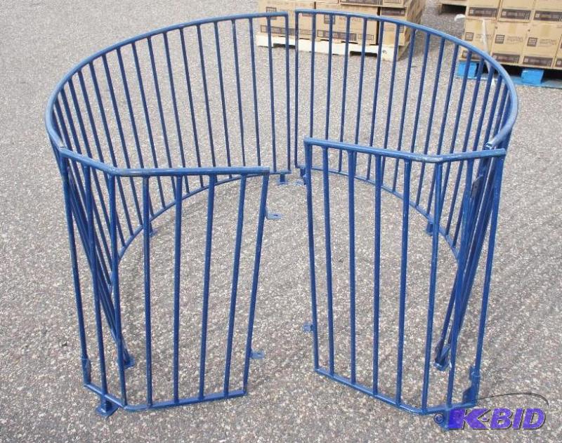 lot 49 image: Solid Steel Blue Farm Animal Fence ...