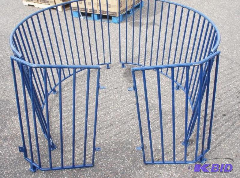 lot 50 image: Solid Steel Blue Farm Animal Fence ...