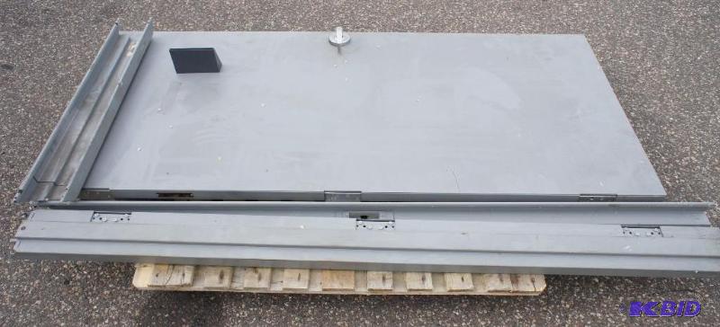 lot 64 image: Steel Door With Frame & (3) Cra...