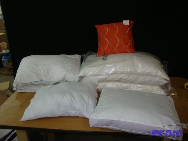 lot 19 image: Pillows, Lot of 8...