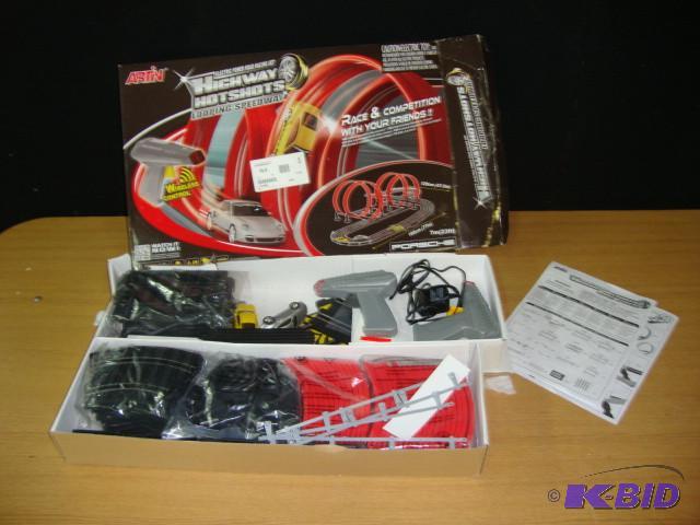 lot 30 image: Electric Raceway Set, untested...