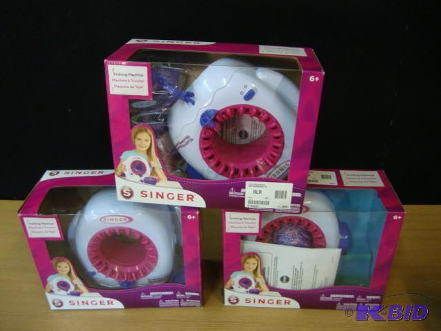 lot 35 image: Singer Knitting Machines, lot of 3,...