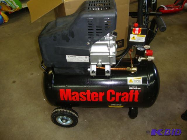 lot 48 image: Mastercraft 10 Gallon Air Compresso...