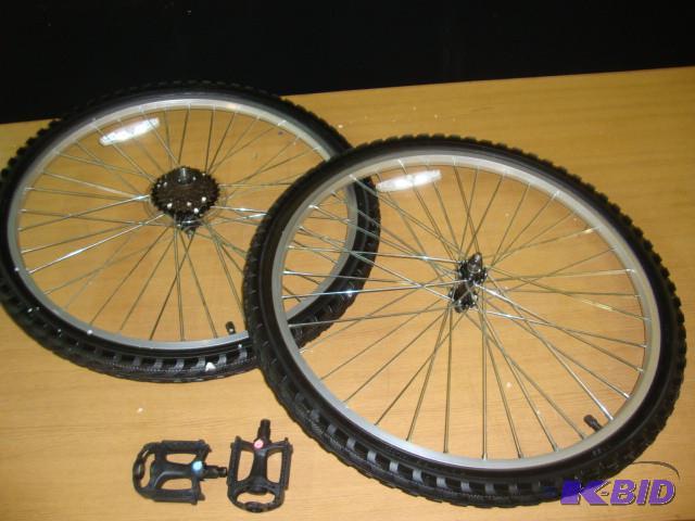 lot 54 image: 26in Mountain Bike Wheels, Tires, &...