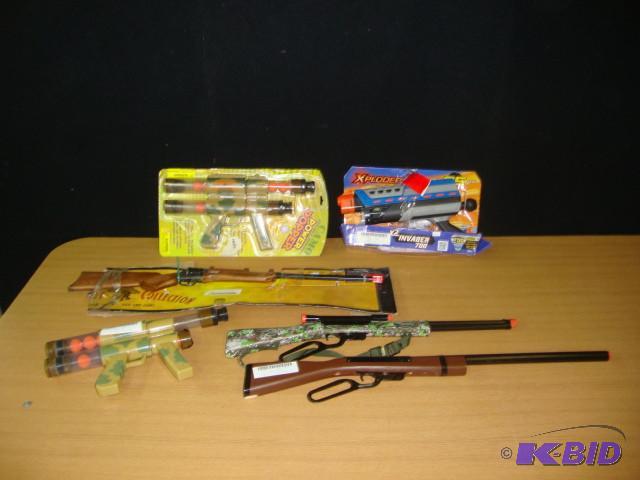 lot 76 image: Lot of Toy Guns, some work, some do...