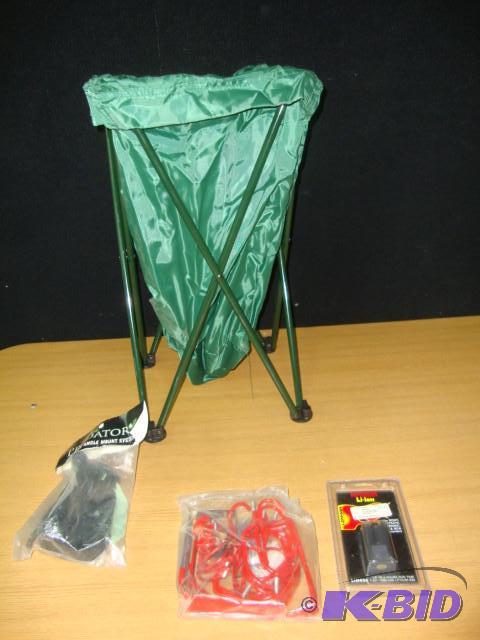 lot 78 image: Lot of Game Camera Mount, Game Came...