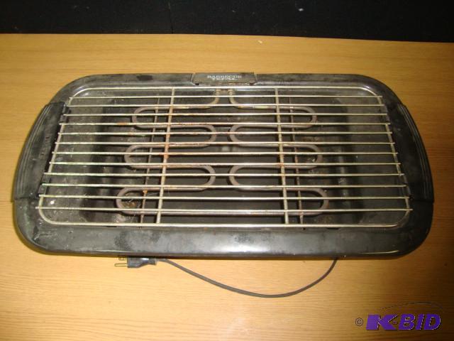 lot 84 image: Electric Grill...