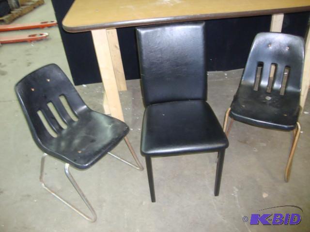 lot 92 image: Chairs, lot of 3...
