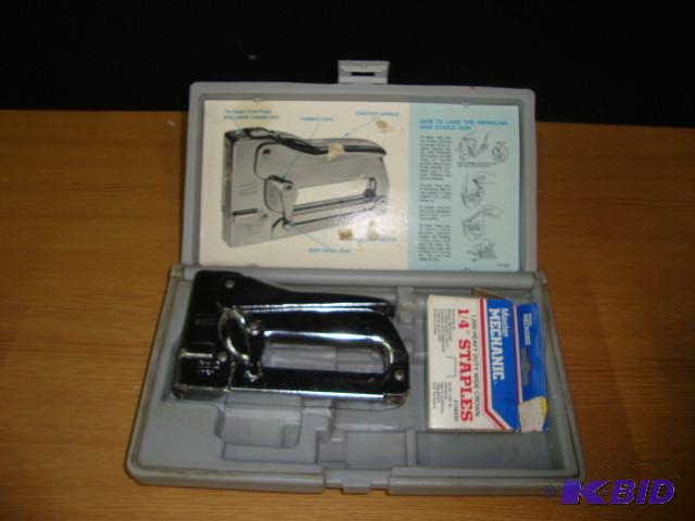 lot 97 image: Swingline Staplegun with Case...
