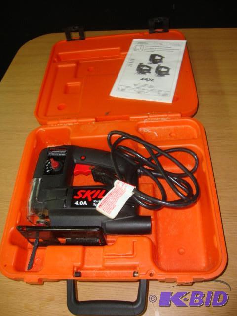 lot 99 image: Skil Saw Jig Saw, model 4445 with c...