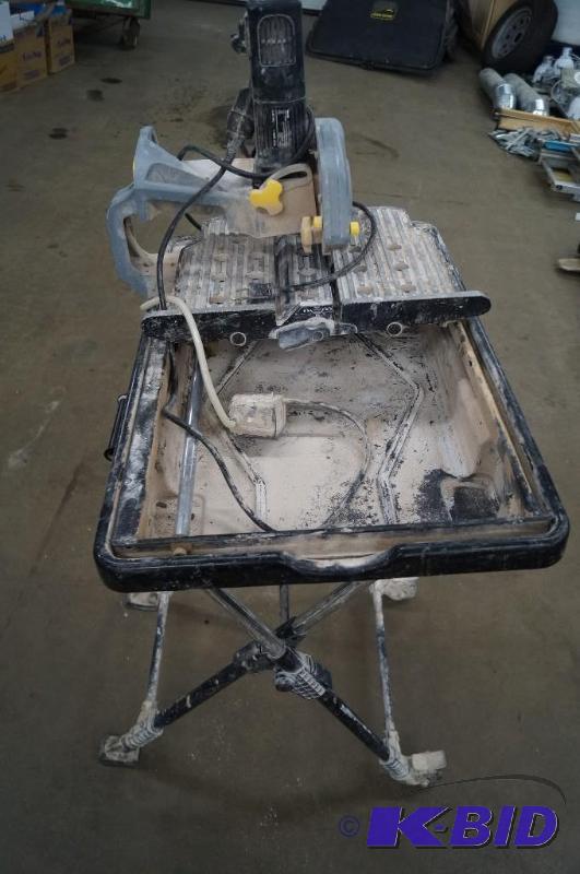 tile saw with stand